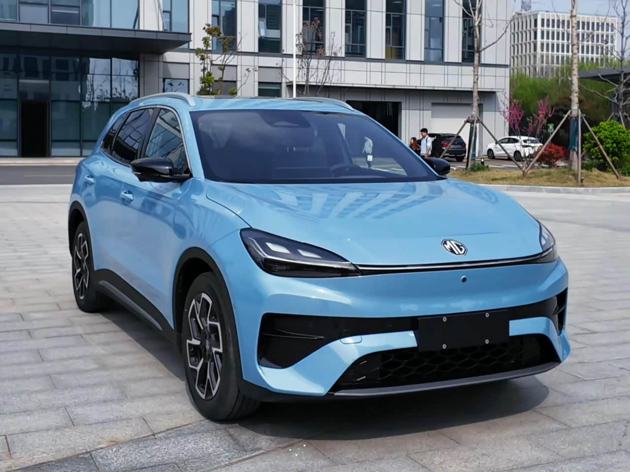 全新MG4X值得入手吗?配半固态电池+后驱五连杆,续航610km_车家号_发现车生活_汽车之家